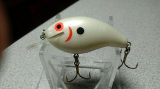 Rebel Bait Co,  " Wee R ",  Ivory Color,  - - - - - - - Lure,  Hardware Also,  C80 - 90