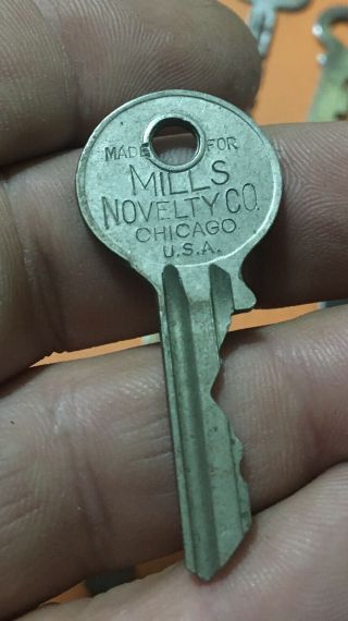 Antique Mills Novelty Slot Machine Yale Logo Vintage Key