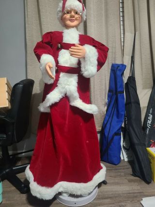 Rare Pan Asian Creation Animated Life Size 5 Foot Mrs Claus Sings/dance