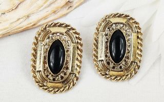 1928 Black Cabochon Clip On Earrings Open Work Frame Antique Gold Tone Onyx