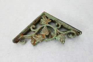 One Pair Antique Style 4.  75 " Cast Iron Shelf Brackets Garden Braces Rustic