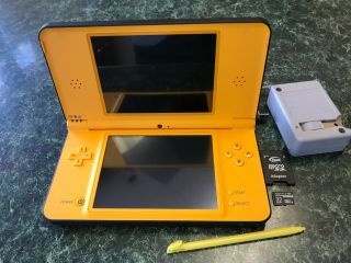 Nintendo Dsi Xl (japanes) Yellow (rare) With 32gb Memory