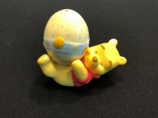 Disney Winnie The Pooh Salt And Pepper Shaker Yellow Easter Egg Set Rare