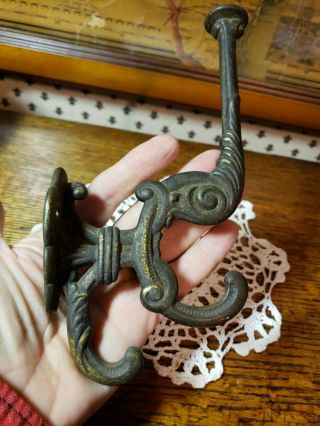 Antique Victorian Cast Iron Ornate Coat Hat Rack Hook 7.  5 " T×4 " D