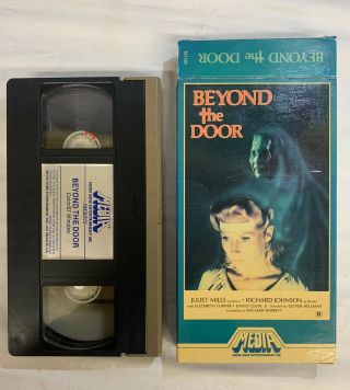 Beyond The Door Vhs Rare Horror Media Home Entertainment White Stripe Slasher
