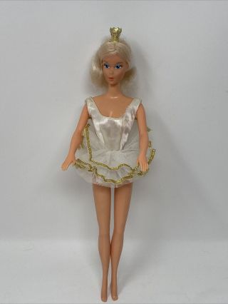Vintage Ballerina Barbie Doll 9093 With Ballet Tutu