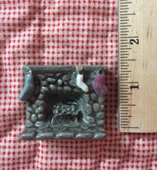 Dollhouse Miniature Ceramic Fireplace With Mantle And Christmas Stockings 1:48