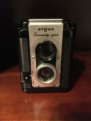 Old Vintage Argus Seventy Five Box Camera And Case - Flash With Bulbs - Rare