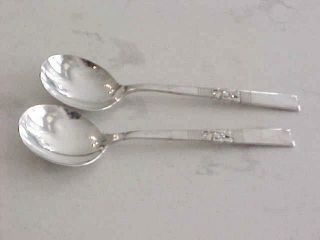 2 Vintage 1948 Community Oneida Morning Star Silverplate Round Bowl Soup Spoon