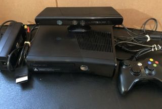 Microsoft Xbox 360 S Slim 4gb Console Bundle Kinect Controller Rarely