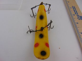 Vintage Helin Flatfish M2 Fishing Lure 4 Hook Set Up Yellow With Dots 4.  5 Inches