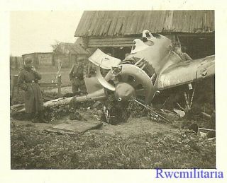 Rare Wehrmacht Troops W/ Shot Down Russian I - 16 Rata Fighter Plane On Farm