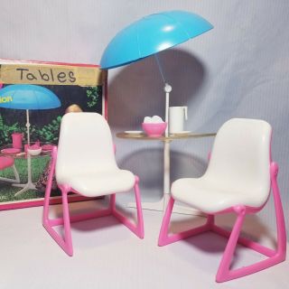 Vintage 1980 Barbie Mattel Dream Pool Patio Table & Chairs No.  1479 2