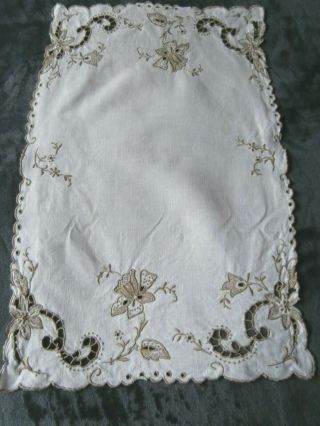 Vintage Off White Linen Table Runner With Hand Worked Madeira Embroidery 19 X 12