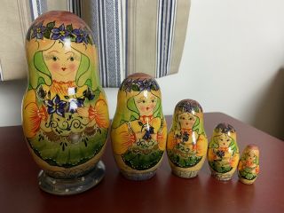 Vintage Matryoshka Russian Set Of 5 Nesting Dolls Stacking - Hand Painted