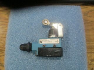 Micro Switch Model: Dte6 - 2rn2 Roller Switch Switch.