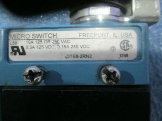 Micro Switch Model: DTE6 - 2RN2 Roller Switch Switch. 2