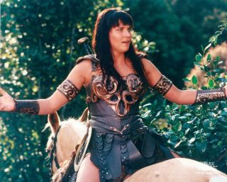 Xena Photo Club June 2000 Lucy Lawless Xena On Argo Backwards The Furies Rare