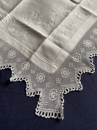 Edwardian Vintage White Irish Linen Tablecloth Crocheted Edging & Embroidery