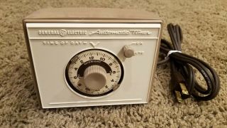 Vintage Ge General Electric Automatic Timer Model 8117 (-)
