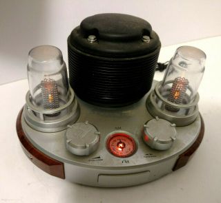 Rare Vintage Retro Tube Style Am Fm Battery Operated Radio Model Pi - 205