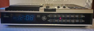 Vintage Ge General Electric 7 - 4956b Am - Fm Cassette Alarm Clock Radio Great
