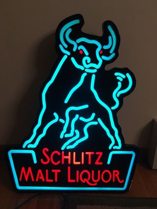 Vintage SCHLITZ MALT LIQUOR Beer sign lighted BULL NEON Look RARE Milwaukee 3