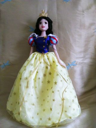 Disney Princess Snow White Porcelain Doll The Brass Key Inc.  14 " Tall