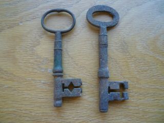 2 Vintage Antique Old Large Keys 5.  5 & 5 Inches In Height
