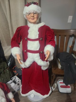 Rare Pan Asian Creation Animated Life Size 5 Foot Mrs Clause