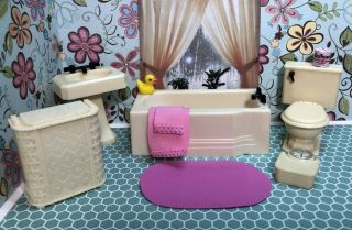 Renwal 5 Piece Bathroom Set Vintage Tin Dollhouse Furniture Ideal Plastic 1:16