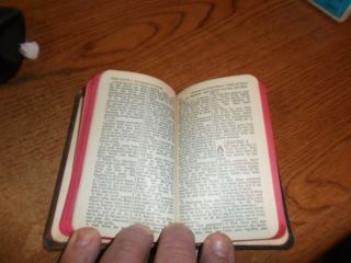 RARE vintage Heart Shield pocket bible Testament 1954 3
