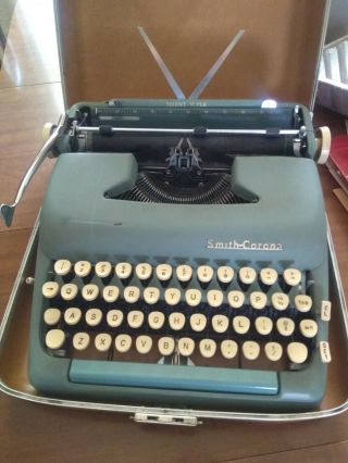 Vintage Smith Corona Silent Portable 5t Typewriter With Rare Carrying Case