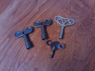 Vintage Antique Clock Winding Keys 4 Various Sizes