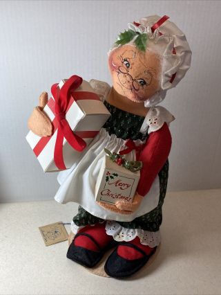 Vintage Doll Annalee Felt Painted Face 18 Inch Christmas Mrs Santa Claus