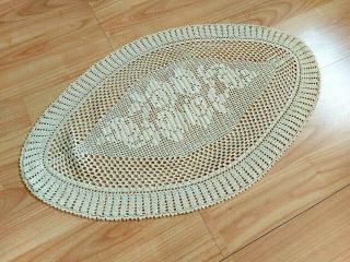 Lovely Vintage Handmade Oval Crochet Lace Beige Tablecloth Runner 22.  5 " X14 "