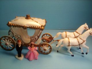 Vintage Wilton " Bride & Groom " With Carriage Wedding Cake Topper