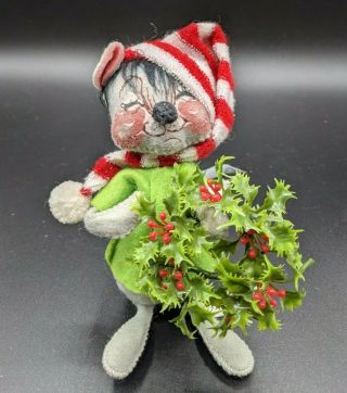 Vintage 1986 Annalee Doll Christmas Mouse 6 " Wreath Red White Stocking Cap