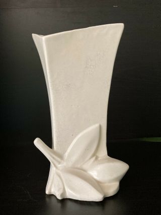 1950 8” Matte White Usa Mccoy Vintage Modern Art Deco Pottery Ceramic Vase Boho