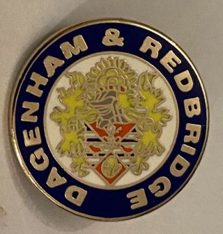 Dagenham & Redbridge Rare Collectable Non League Football Club Pin Badge