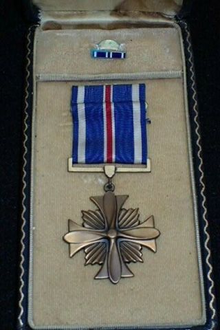 Ww2 Us Distinguished Flying Cross Medal & Case Usn Usmc Usaaf Sewn Broach - Rare