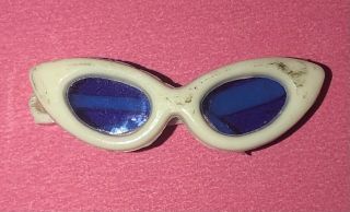 Vtg Barbie Doll White Sunglasses Cat Eye Sun Glasses Blue Lenses Tlc