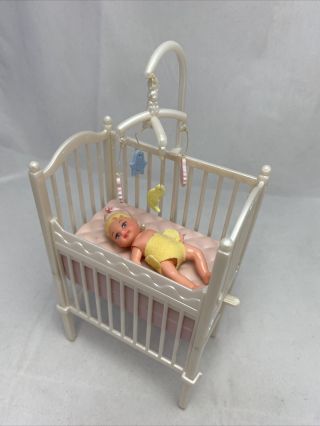 Vintage 2000 Barbie Bedtime Baby Krissy And White Musical Lullaby Crib