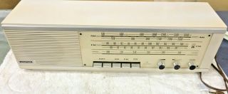 Rare Vtg.  Grundig Am/fm Auxiliary Solid State White Retro Table Radio Rf81u