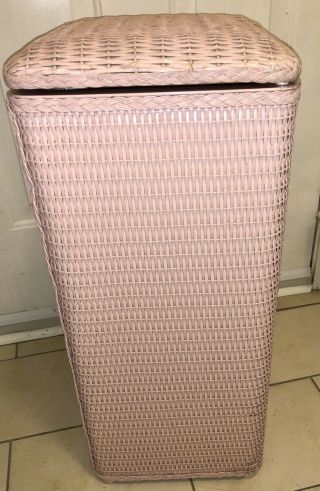 VINTAGE Cottage Shabby Chic PINK WICKER CLOTHES HAMPER GUC 26” Tall 2