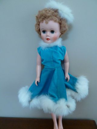 Fur Trimmed Top & Circle Skirt W/white Fur Beret 4 Slender 20 Inch Vintage Dolls