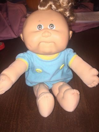 1989 Hasbro Cabbage Patch Doll Vintage,  Baby With Golden Lock Of Hair Blue Eyes