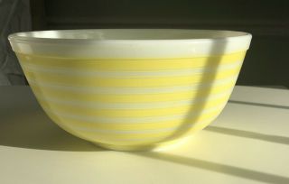 Pyrex Vintage Yellow White Rainbow Stripe Mixing Bowl 403 Rare 2.  5 Qt