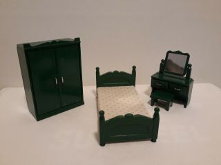 Calico Critters Sylvanian Families Vintage Green Bedroom Set