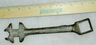 Antique Vintage Cast Iron Primitive Wagon Horse & Buggy Wheel Wrench / Hub Tool